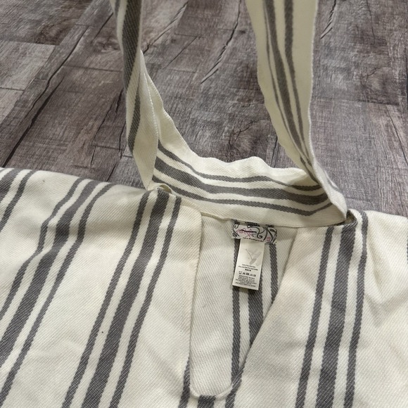 Free People Striped Poncho Wrap Cape Fringe Hem One Sz Cream Gray Boho Festival - Picture 4 of 9